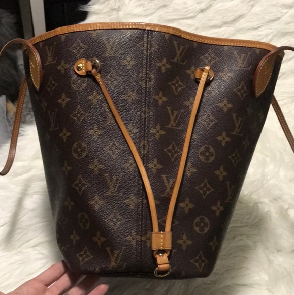Authentic LV monogram Neverfull MM tote - Picture 3 of 10